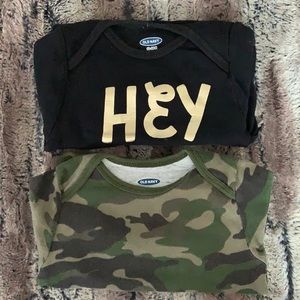 Old Navy 12-18 month long Sleeve onesies